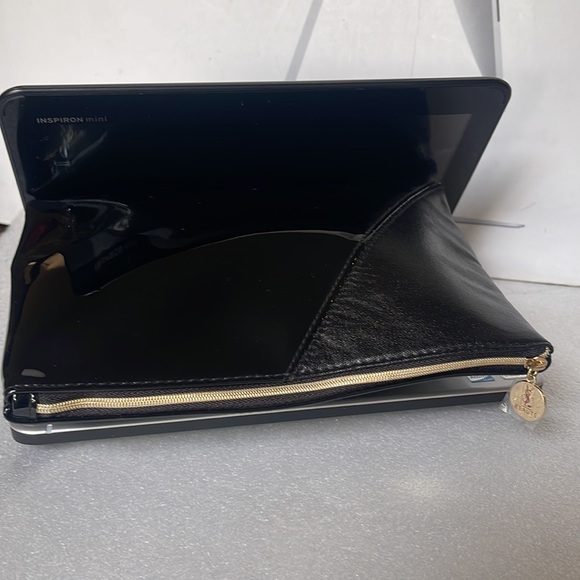 Yves Saint Laurent Beauty Black Patent Leather Cosmetic Bag. - Picture 6 of 11